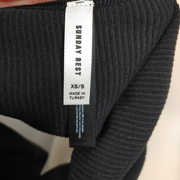 Aritzia Sunday Best SinchSeamless™ Rib Halter Top Size XS/S - Picture 6 of 9